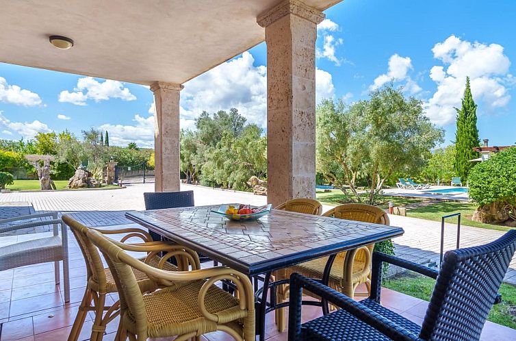 Vakantiehuis Schönes Landhaus mit Pool für 10 Personen in 