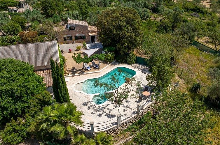 Vakantiehuis Romantisches Ferienhaus mit Jacuzzi im Freien