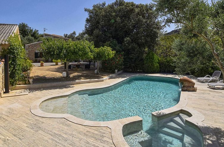 Vakantiehuis Romantisches Ferienhaus mit Jacuzzi im Freien