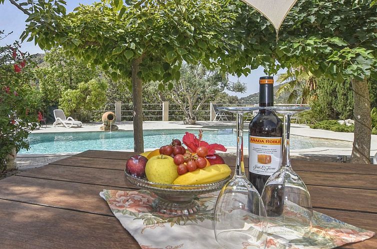 Vakantiehuis Romantisches Ferienhaus mit Jacuzzi im Freien