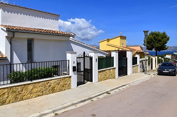 Vakantiehuis Villa "Calma" mit privatem Pool und Meerblick