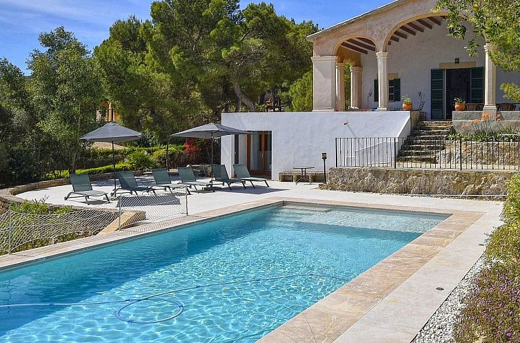 Vakantiehuis Beeindruckende Villa mit Meerblick und Schwimmb