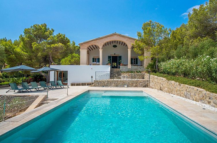 Vakantiehuis Beeindruckende Villa mit Meerblick und Schwimmb