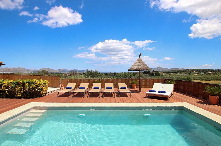 Vakantiehuis Große Villa auf dem Lande in der Nähe von Pol