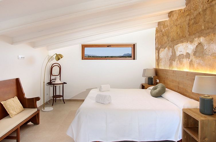 Vakantiehuis Große Villa auf dem Lande in der Nähe von Pol