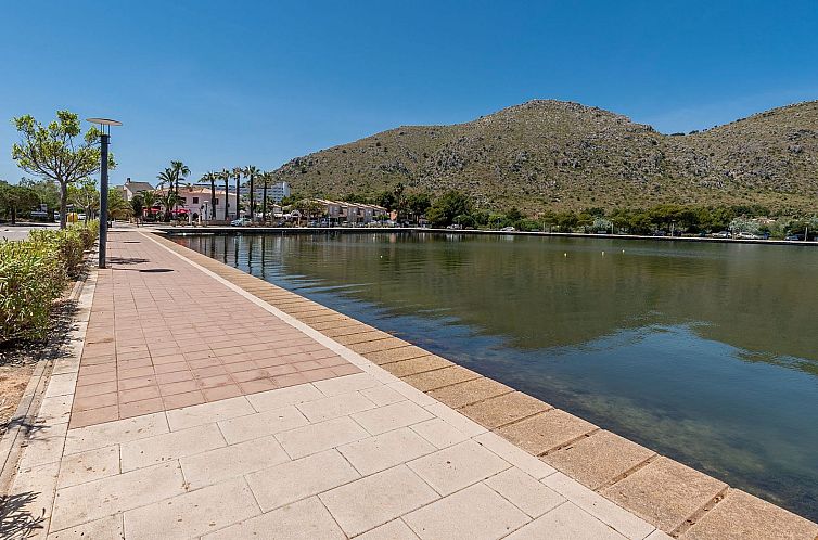 Vakantiehuis Serene Villa Rückzug mit Seeblick, Strand in d