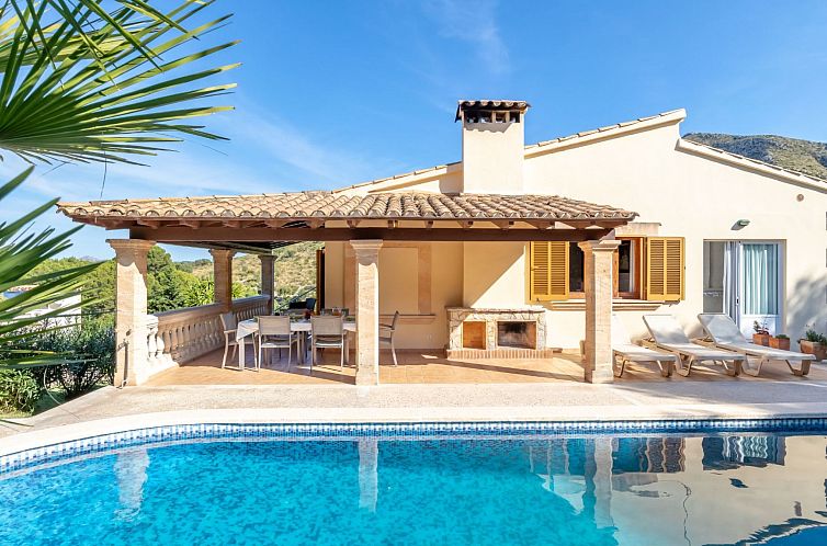 Vakantiehuis Exklusive Villa mit Meerblick und privatem Pool