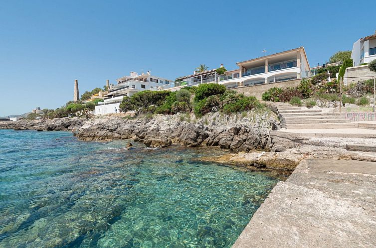 Vakantiehuis Verträumte Villa mit privatem Pool und Liegewi