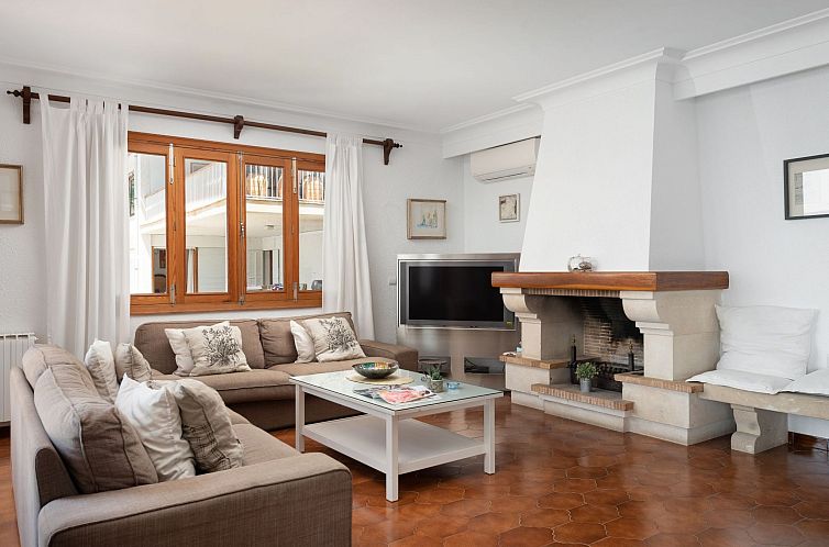 Vakantiehuis Verträumte Villa mit privatem Pool und Liegewi