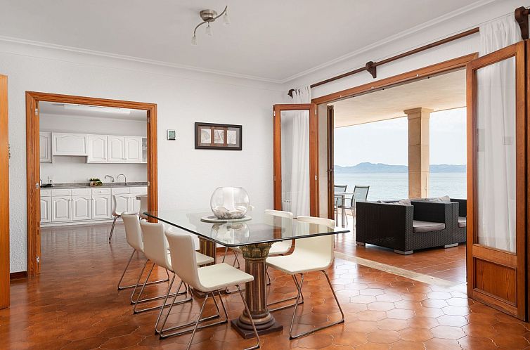 Vakantiehuis Verträumte Villa mit privatem Pool und Liegewi
