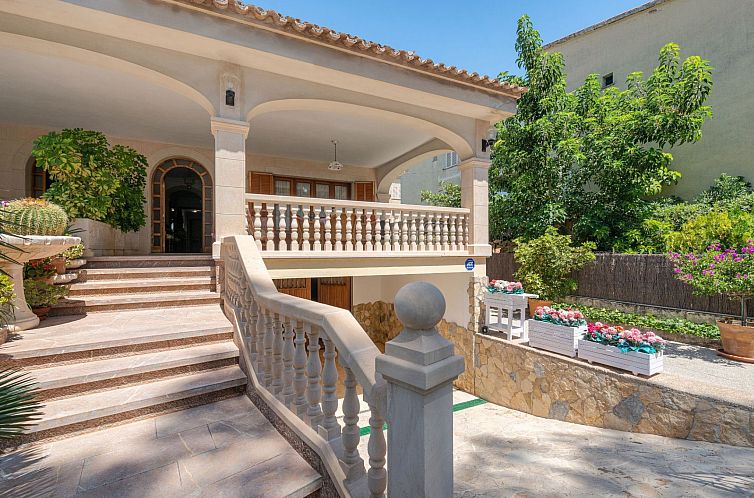 Vakantiehuis Stilvolle Villa mit Terrasse und Nähe zum Stra