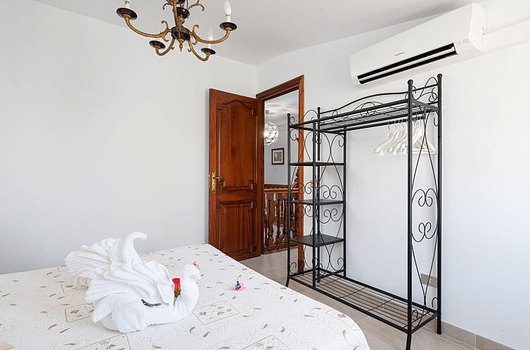 Vakantiehuis Stilvolle Villa mit Terrasse und Nähe zum Stra