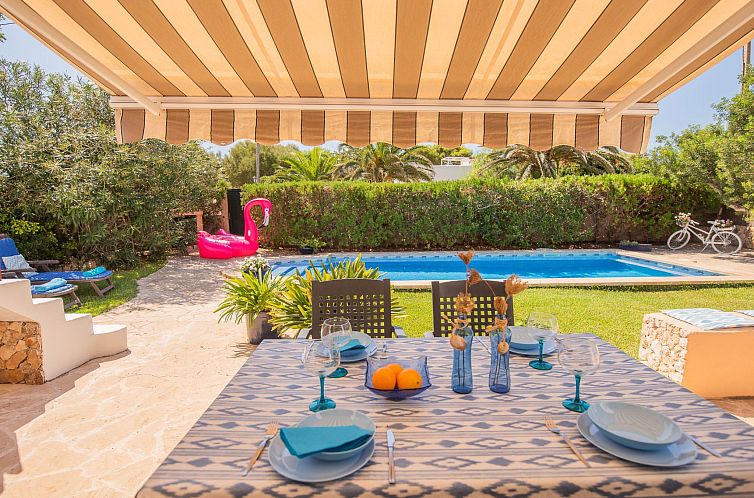 Vakantiehuis Villa mit privatem Pool für 4 Personen