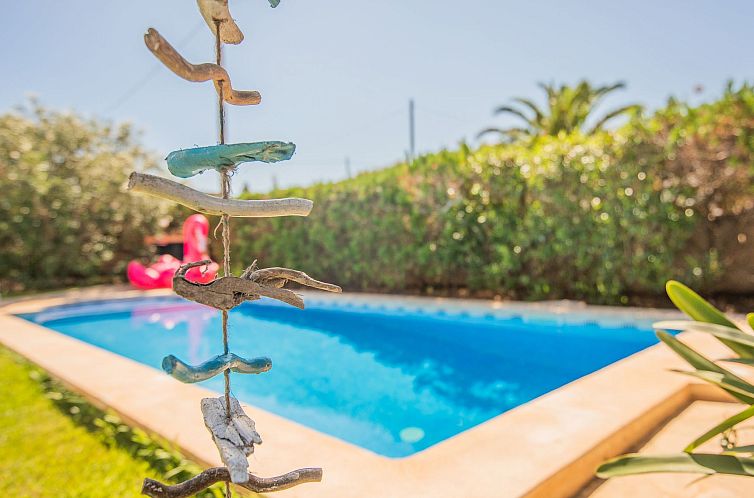 Vakantiehuis Villa mit privatem Pool für 4 Personen