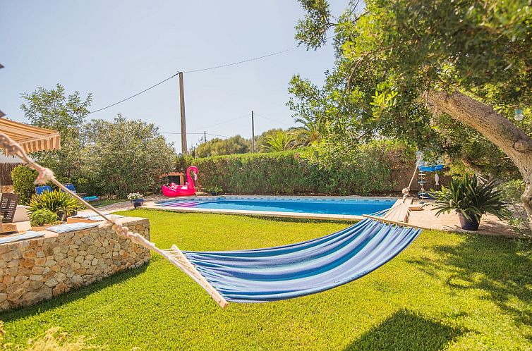 Vakantiehuis Villa mit privatem Pool für 4 Personen