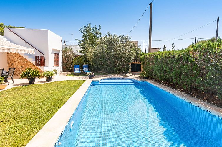 Vakantiehuis Villa mit privatem Pool für 4 Personen