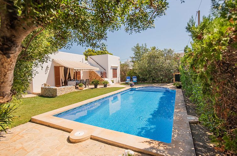 Vakantiehuis Villa mit privatem Pool für 4 Personen