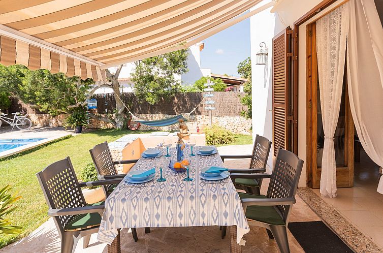 Vakantiehuis Villa mit privatem Pool für 4 Personen