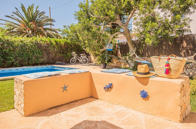 Vakantiehuis Villa mit privatem Pool für 4 Personen