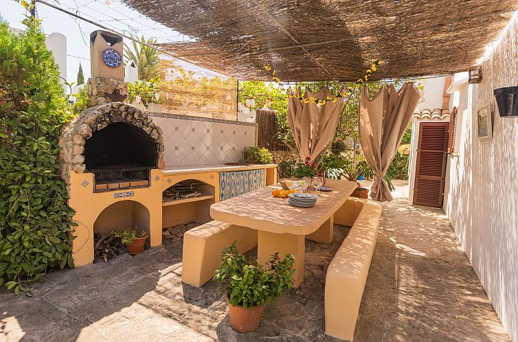 Vakantiehuis Villa mit privatem Pool für 4 Personen