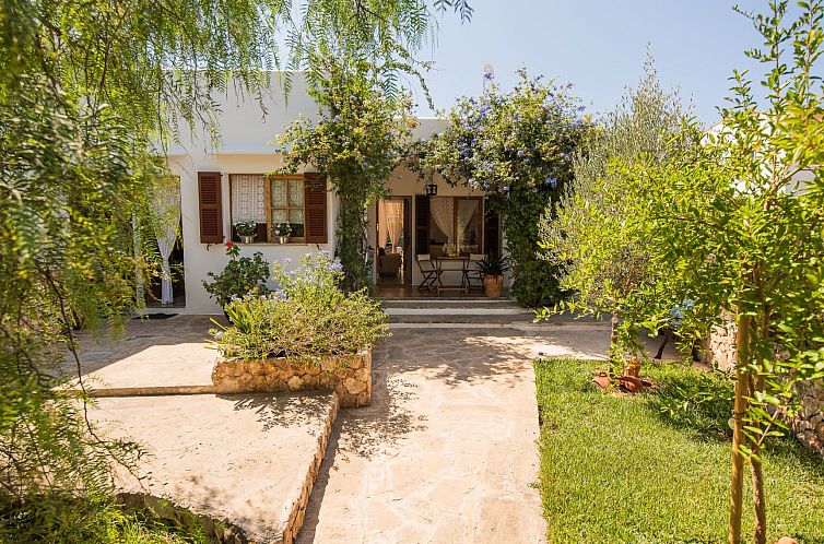 Vakantiehuis Villa mit privatem Pool für 4 Personen