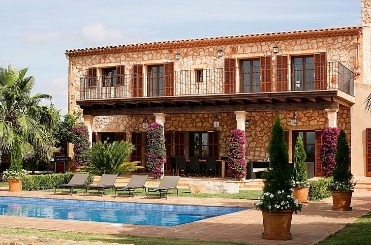 Vakantiehuis mit großem Pool,  parkähnlichen Garten