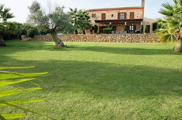 Vakantiehuis mit großem Pool,  parkähnlichen Garten