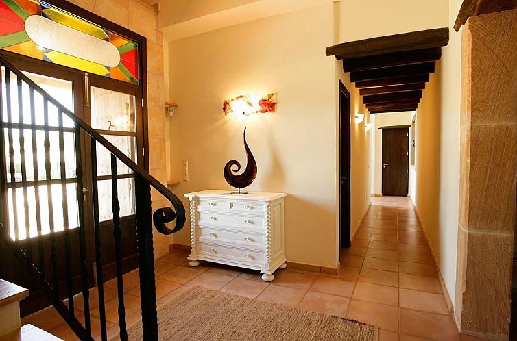 Vakantiehuis mit großem Pool,  parkähnlichen Garten