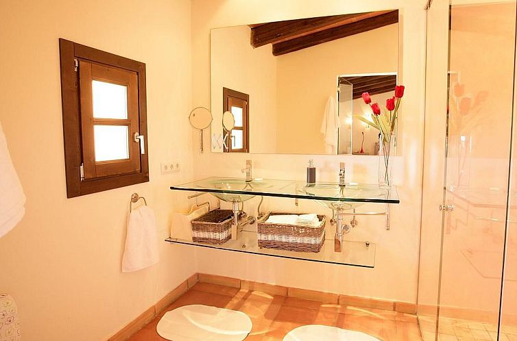 Vakantiehuis mit großem Pool,  parkähnlichen Garten