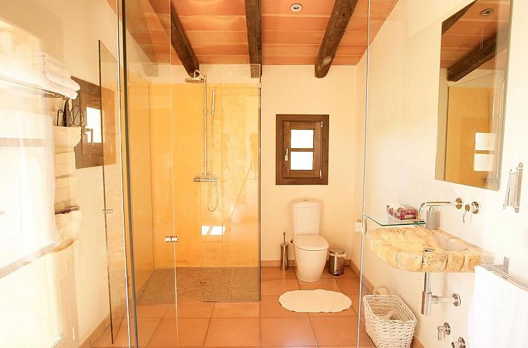 Vakantiehuis mit großem Pool,  parkähnlichen Garten