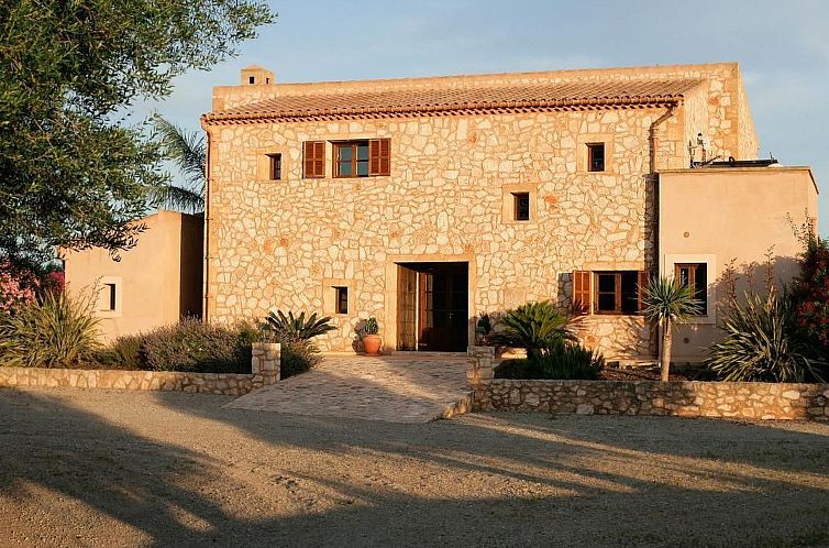 Vakantiehuis mit großem Pool,  parkähnlichen Garten