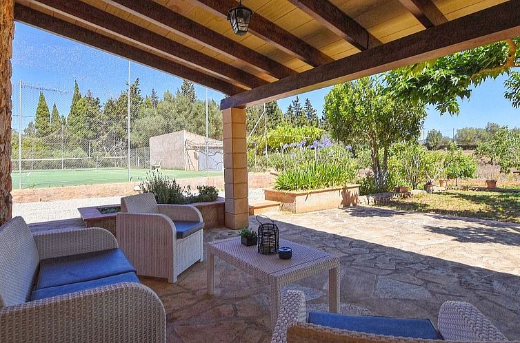 Vakantiehuis Finca mit Schwimmbad und in der Nähe des Rafal