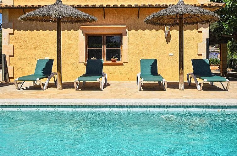 Vakantiehuis Finca mit Schwimmbad und in der Nähe des Rafal