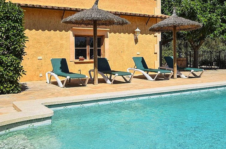 Vakantiehuis Finca mit Schwimmbad und in der Nähe des Rafal