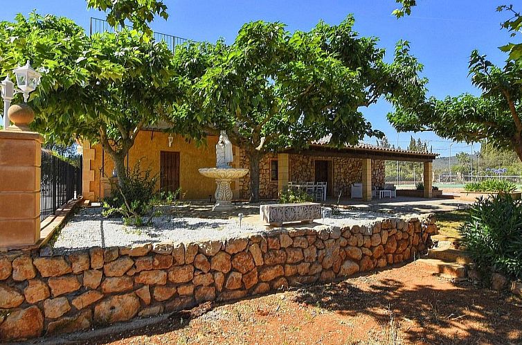 Vakantiehuis Finca mit Schwimmbad und in der Nähe des Rafal