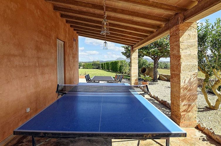 Vakantiehuis Luxuriöse Finca im modernen Stil mit Pool und 