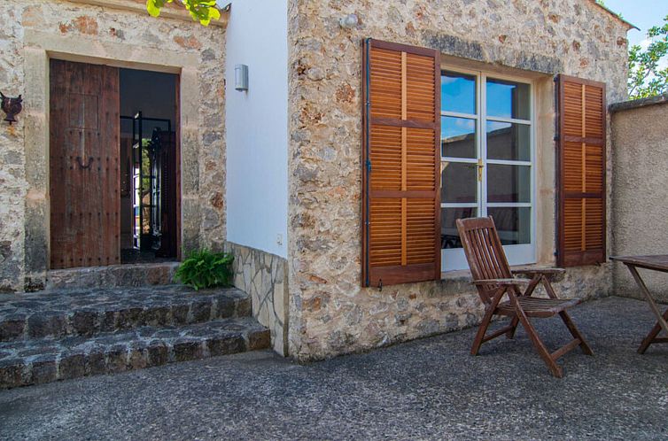 Vakantiehuis Ibizenkisches Haus mit Pool und Beachvolley-Bli