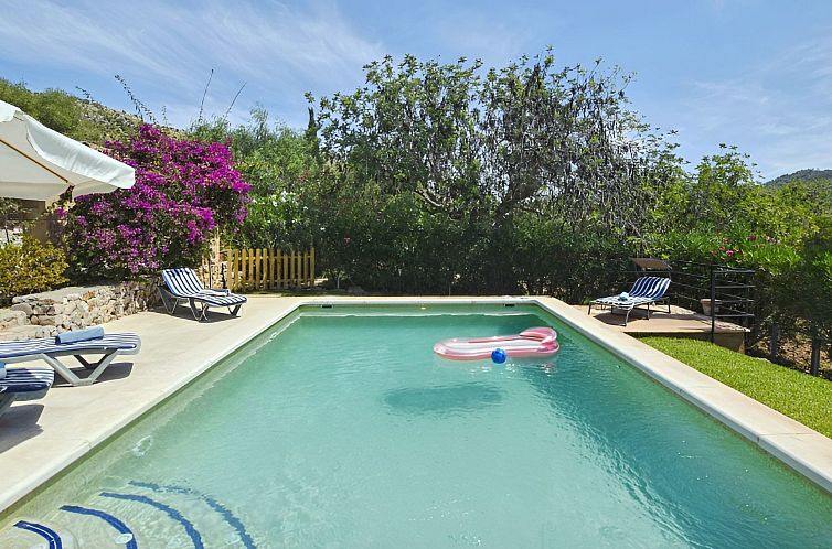 Vakantiehuis Finca mit Bergblick, Schwimmbad und Klimaanlage