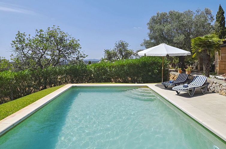 Vakantiehuis Finca mit Bergblick, Schwimmbad und Klimaanlage