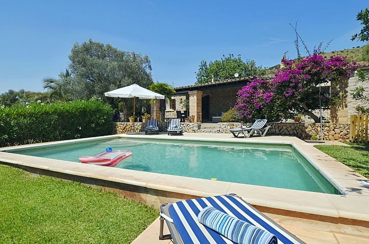 Vakantiehuis Finca mit Bergblick, Schwimmbad und Klimaanlage