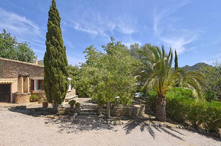 Vakantiehuis Finca mit Bergblick, Schwimmbad und Klimaanlage