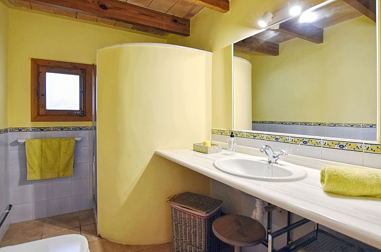 Vakantiehuis Finca mit Bergblick, Schwimmbad und Klimaanlage