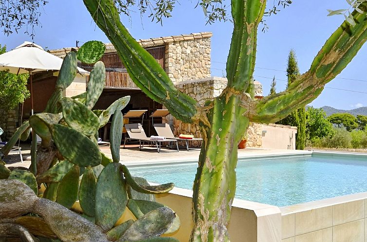 Vakantiehuis Finca mit Ruhe und Infinity-Pool