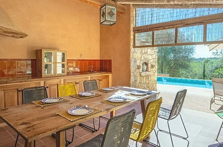 Vakantiehuis Finca mit Ruhe und Infinity-Pool