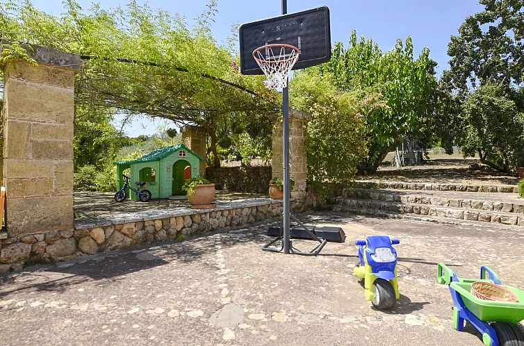 Vakantiehuis Finca mit Ruhe und Infinity-Pool