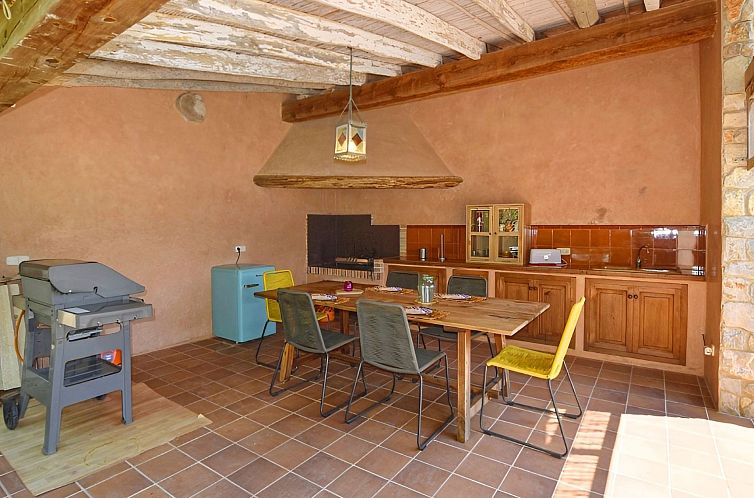 Vakantiehuis Finca mit Ruhe und Infinity-Pool