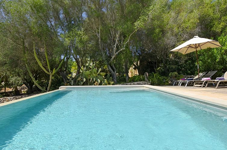 Vakantiehuis Finca mit Ruhe und Infinity-Pool