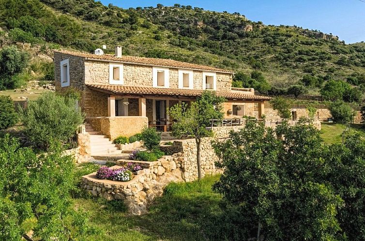 Vakantiehuis Beeindruckende Finca mit Pool und Klimatisierun