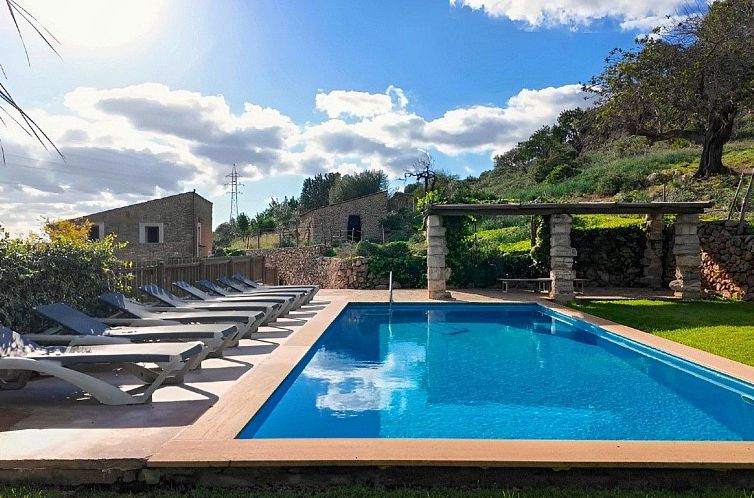 Vakantiehuis Beeindruckende Finca mit Pool und Klimatisierun