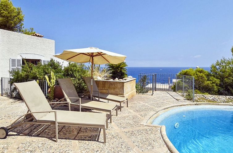 Vakantiehuis Unglaubliche Villa mit Meerblick und Pool